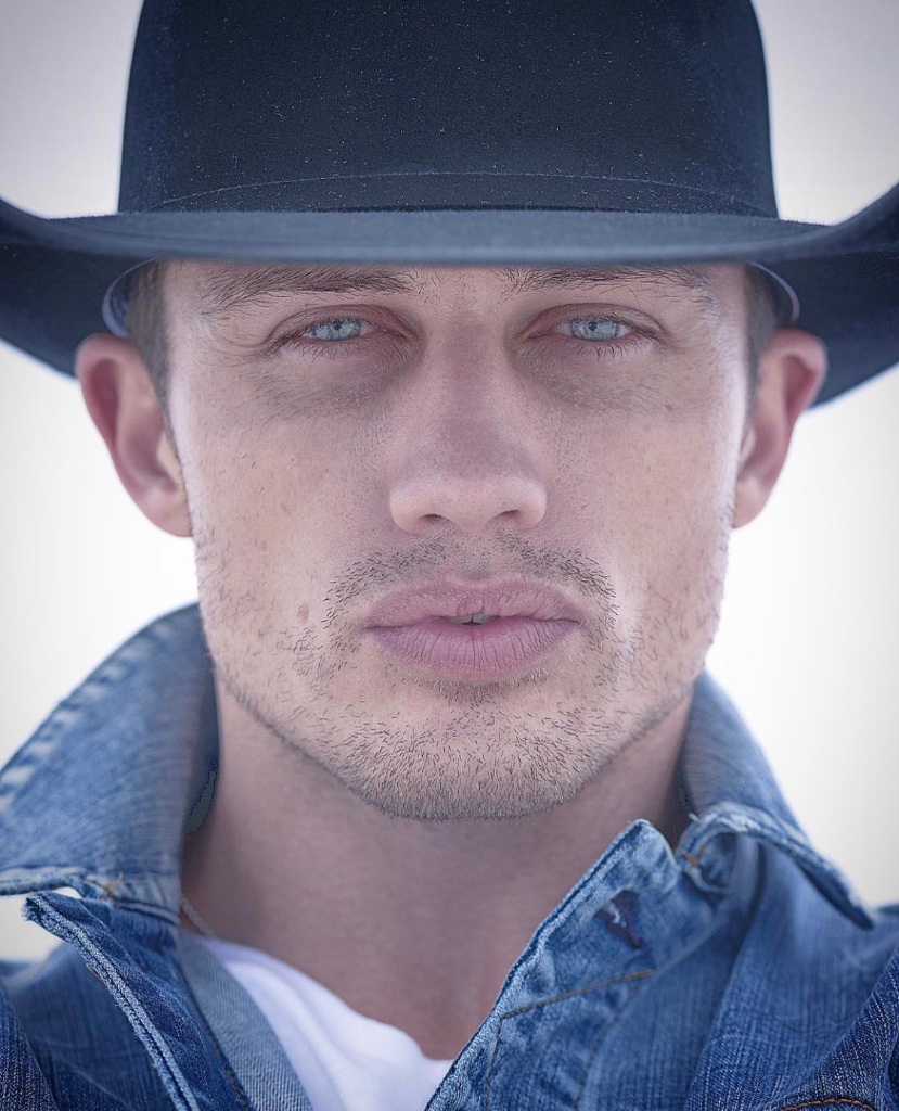 Bonner Bolton — modeling portfolio